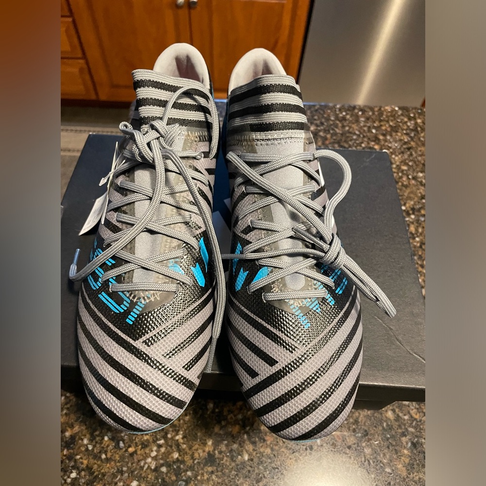 Adidas Boys Soccer Cleats Nemeziz Messi 17.3  Size 7 1/2